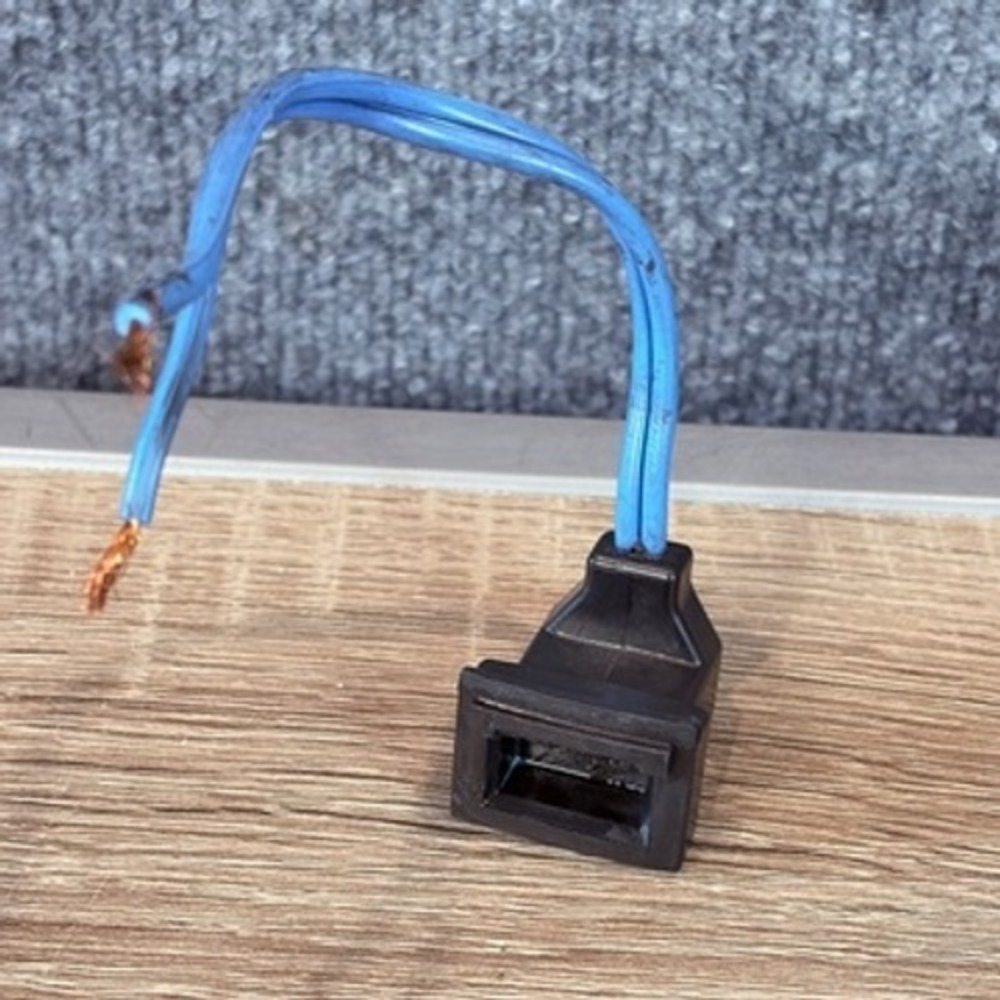 Receptacle Power Nozzle Vacuum Part R3184 H515B Blue Wire Black Housing